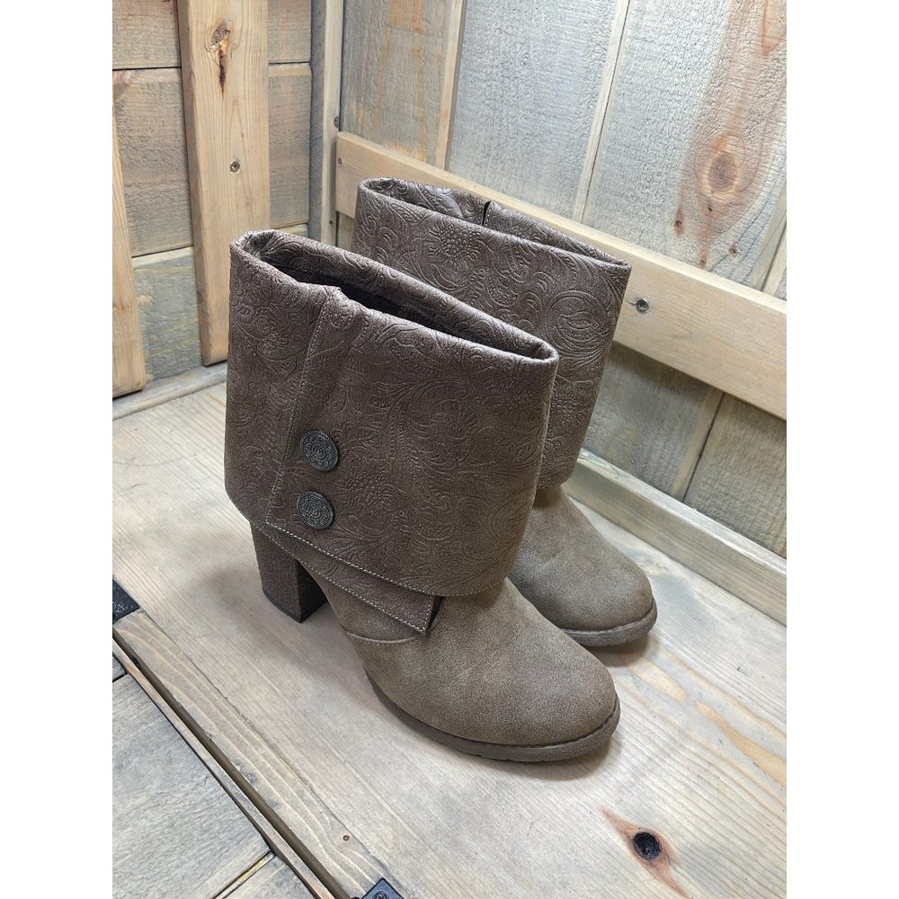 MukLuks Faux Leather Taupe Brown Foldover Booties Boots US7 Worn once - Picture 3 of 9